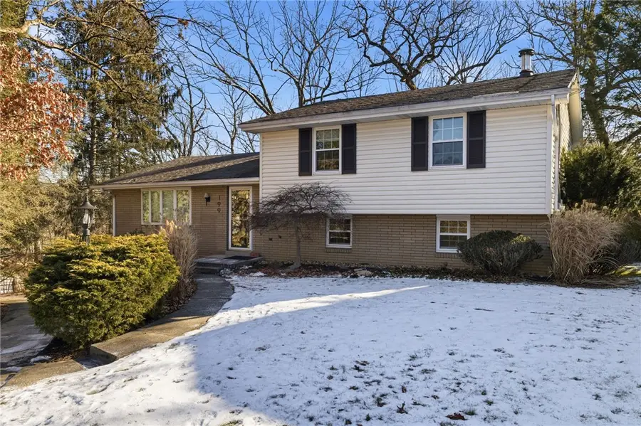 199 Avondale St, Ross Township, PA 15237 - Image #2
