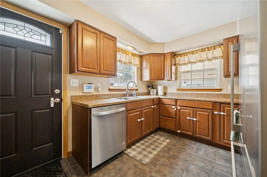 108 Hawes Dr, Salem, PA 15601 - Image #3