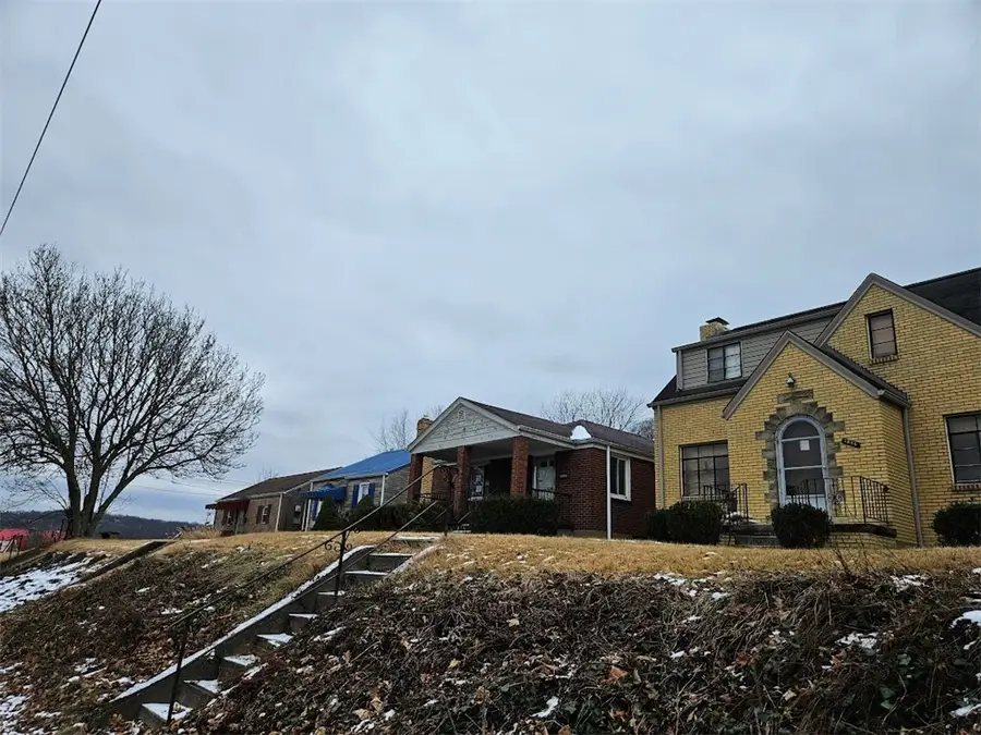 1808 Ridge Ave, Coraopolis, PA 15108 - Image #2