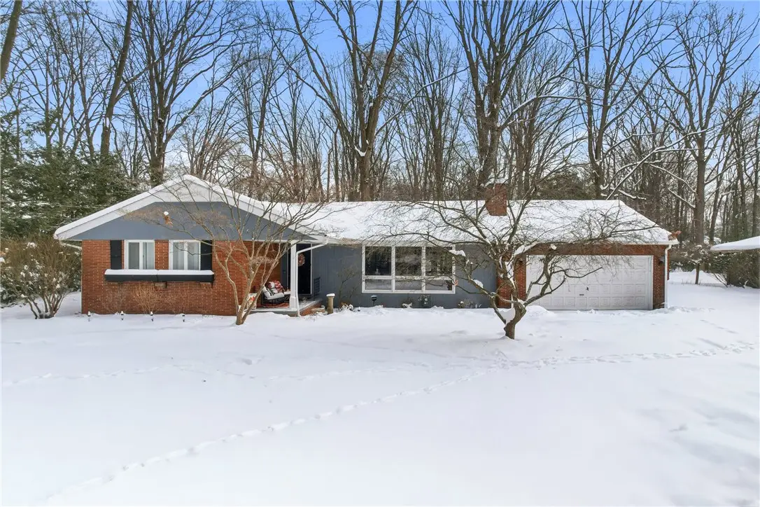 679 Dogwood Ln, Hermitage, PA 16148 - Image #1