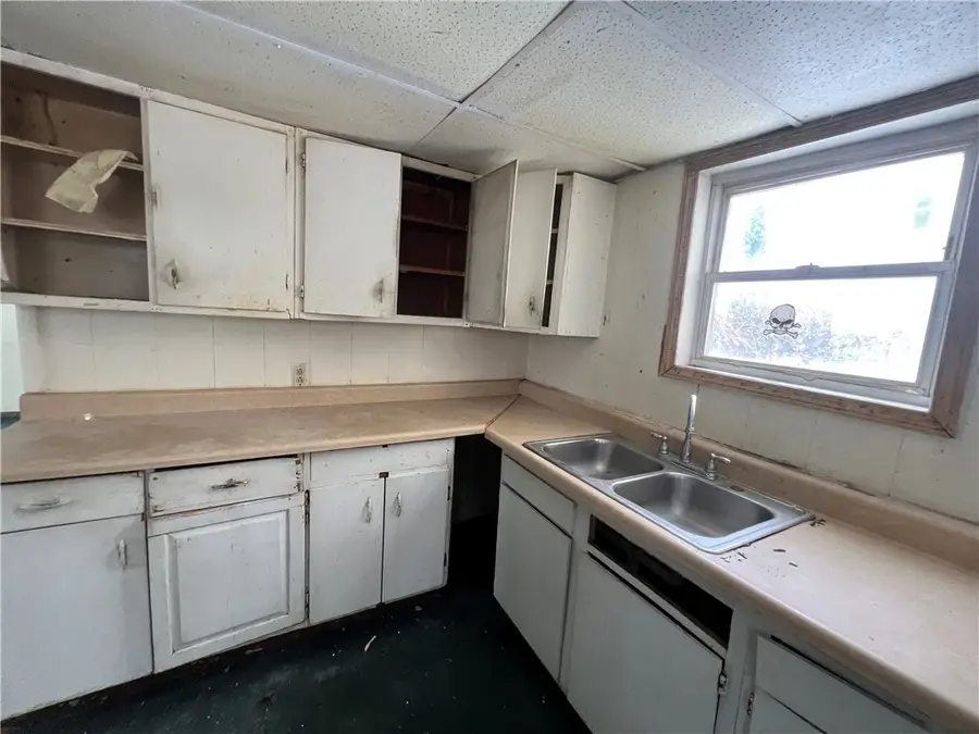 220 Mylan St, Oil City, PA 16301 - #3