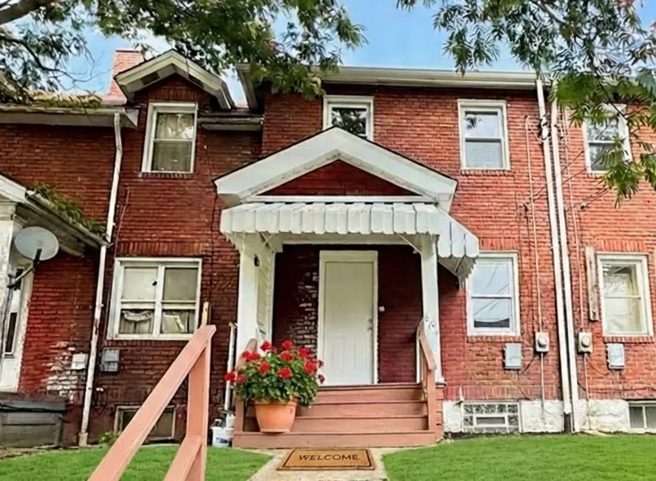 864 Vankirk St, Clairton, PA 15025 - #1