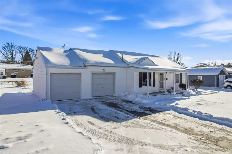 96 N Crescent Dr, Hermitage, PA 16148 - Image #2