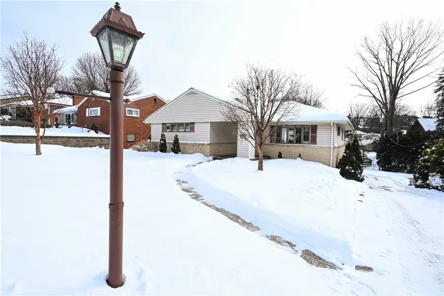 4355 E Barlind Dr, Whitehall, PA 15227 - Image #3