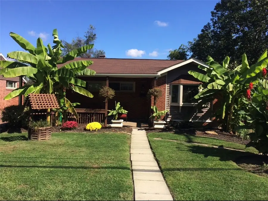 422 Dunbar Dr., Wilkins, PA 15235 - #2