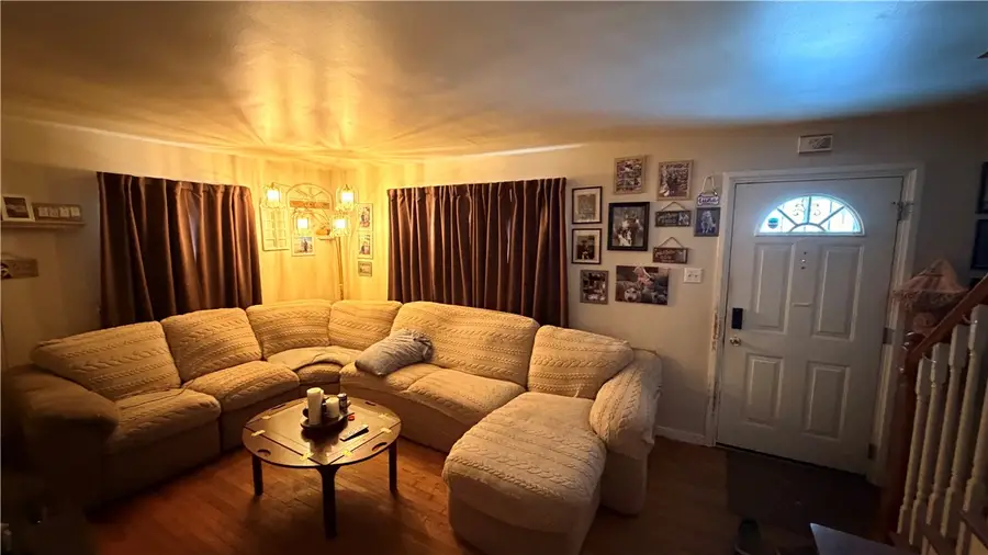 464 Greenridge Rd, New Kensington, PA 15068 - #3