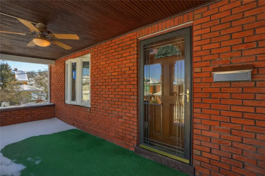 1536 Vance Ave, Coraopolis, PA 15108 - Image #3