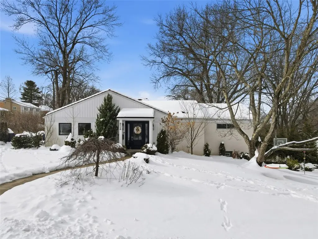 824 Foxland Dr, Mount Lebanon, PA 15243 - #1