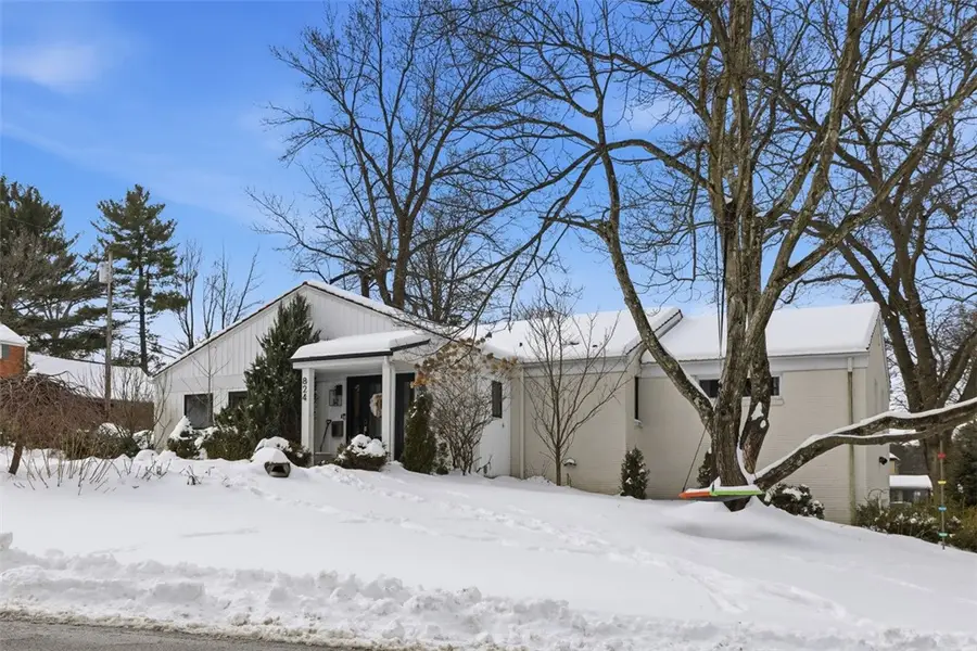 824 Foxland Dr, Mount Lebanon, PA 15243 - #3