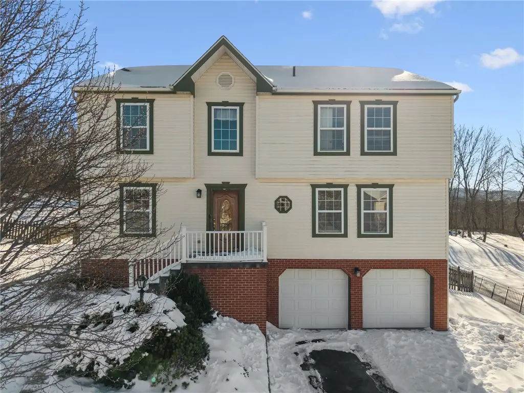 337 Chanticleer Cir, New Stanton, PA 15672 - Image #1