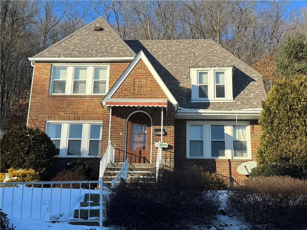 230 W Fulton St, Butler, PA 16001 - #1