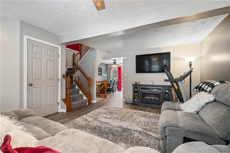 747 Parkridge Ln, Moon Township, PA 15108 - #3