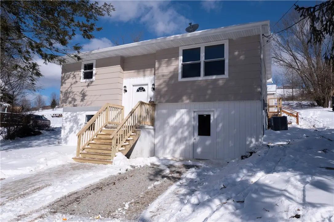 9 3rd St, Ligonier, PA 15658 - #1