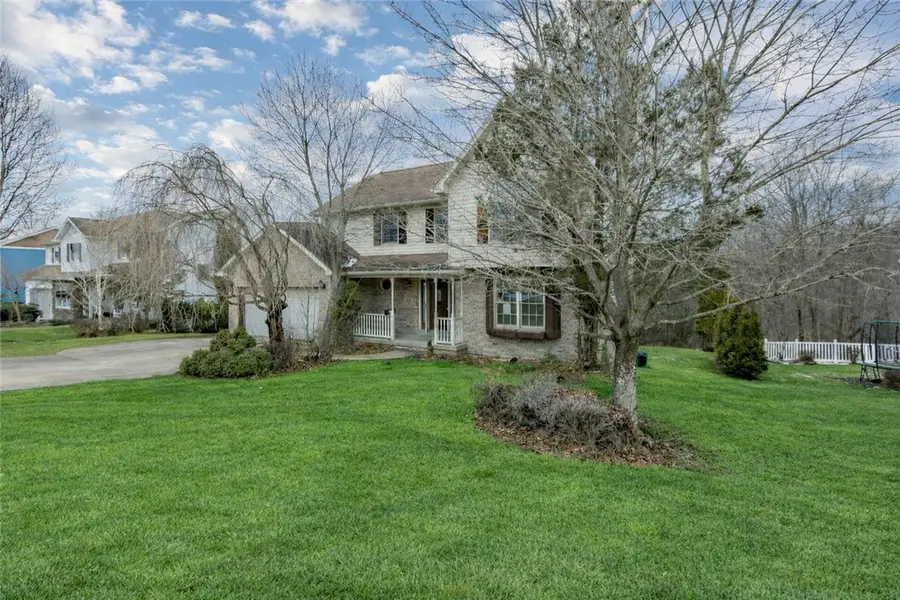 1045 Redoak Dr, Penn Township, PA 15636 - Image #2