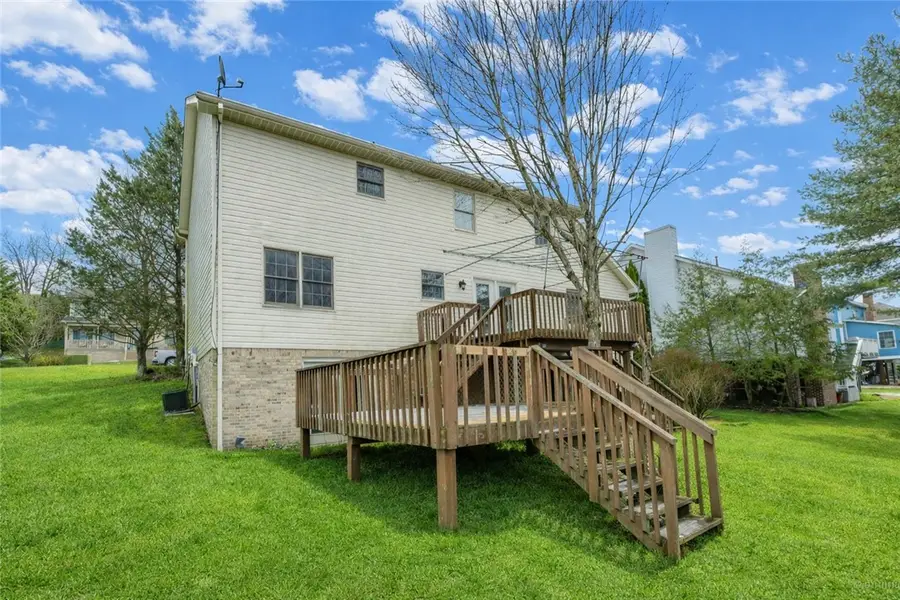 1045 Redoak Dr, Penn Township, PA 15636 - Image #3