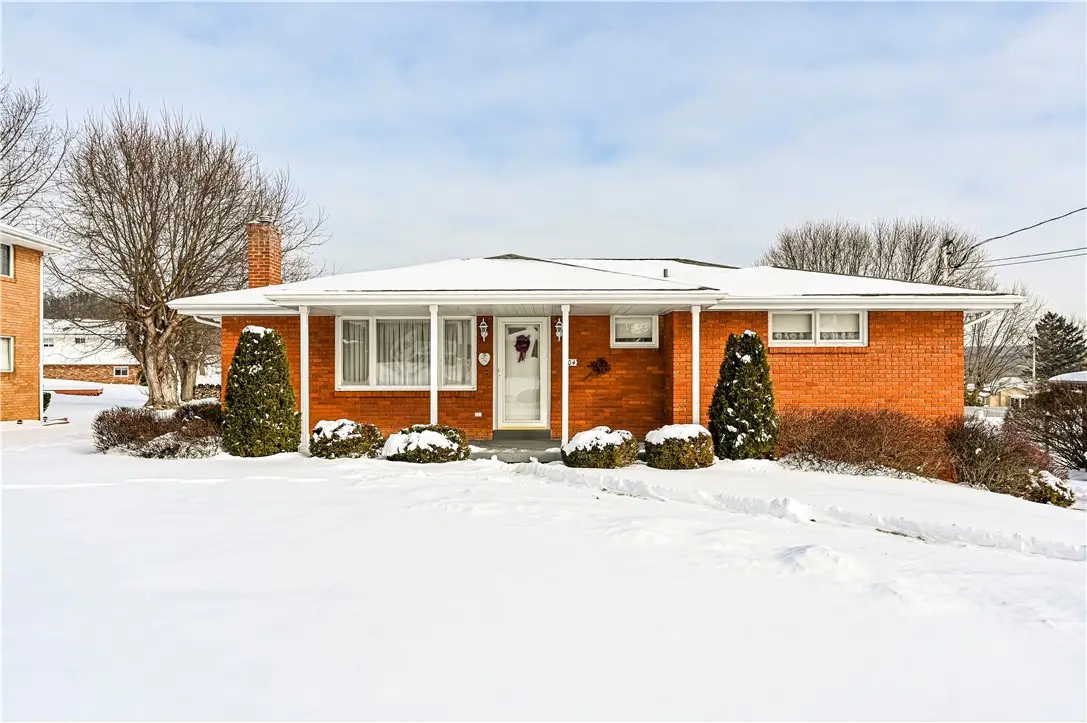 704 Sherwood Cir, Youngwood, PA 15697 - #1