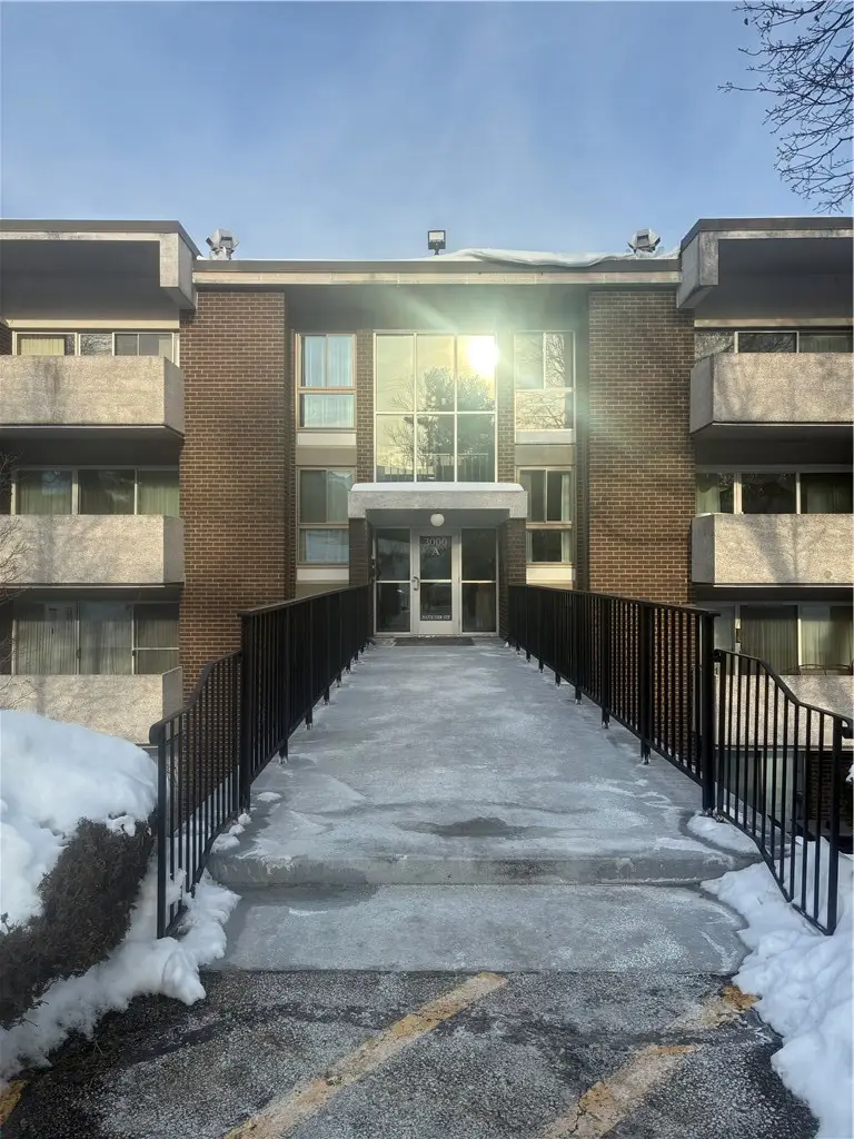 3204 Charlemagne Cir, Ross Township, PA 15237 - #1