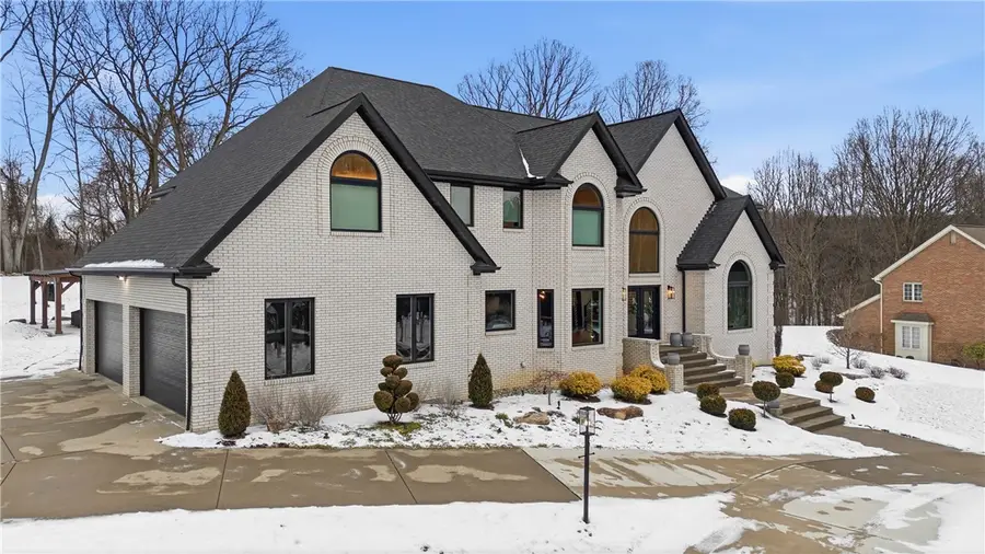 1514 Fox Chase Dr, Franklin Park, PA 15143 - #2