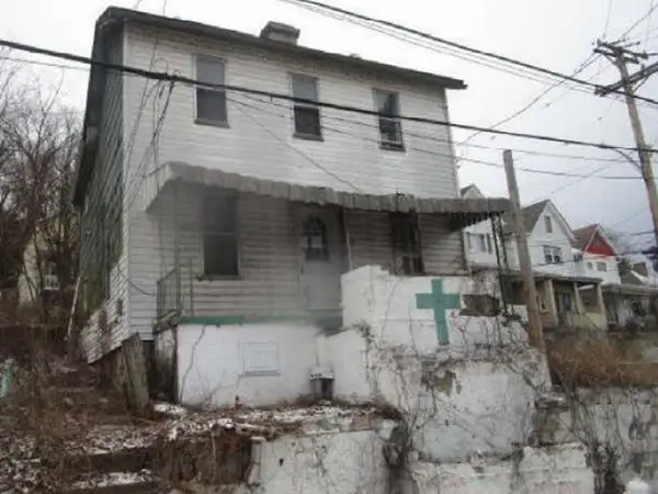 439 Alexander St, McKees Rocks, PA 15136