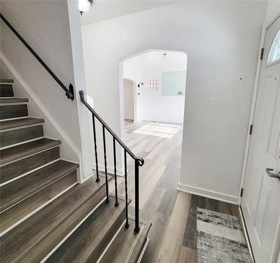 805 Laura Ave, West Mifflin, PA 15122 - #2