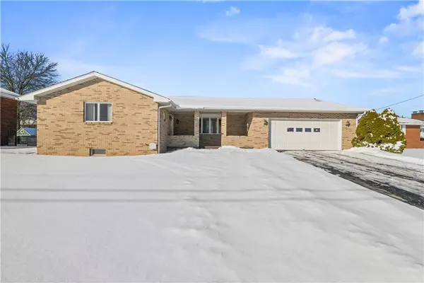 230 Roebling Dr, Saxonburg Boro, PA 16056