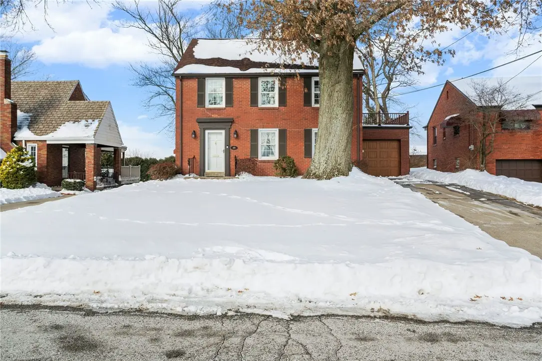 49 Pocono Dr, Green Tree, PA 15220 - #1