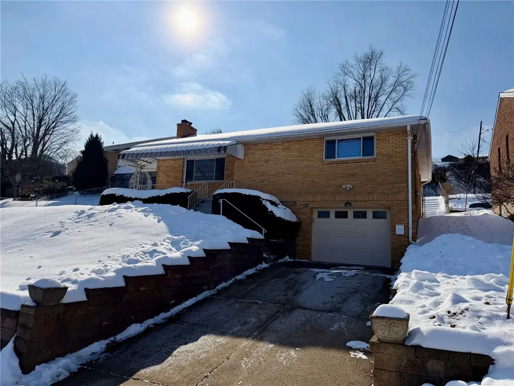 4827 Barberry St, Pittsburgh, PA 15207 - #1
