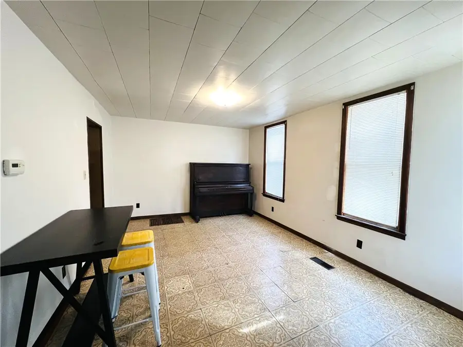 42 Elm Ave, Sharon, PA 16146 - #3