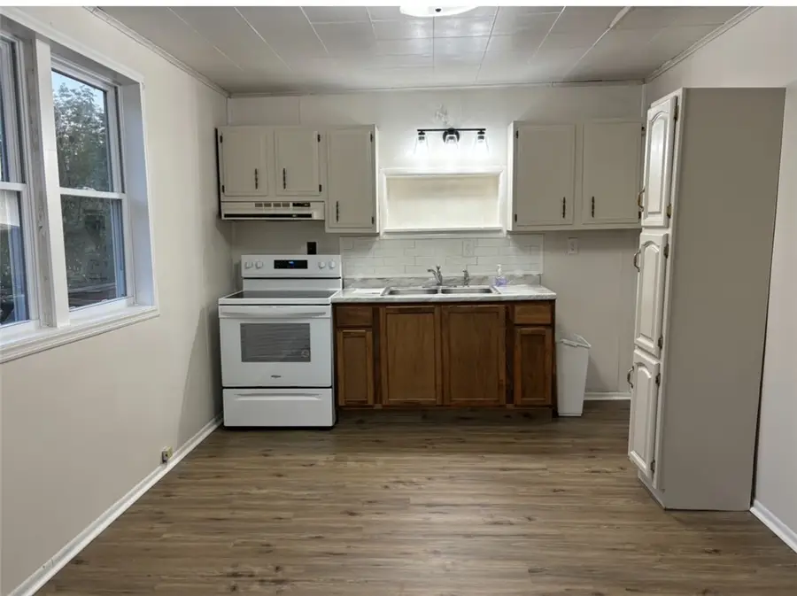 501 S Chestnut St, Scottdale, PA 15683 - #2