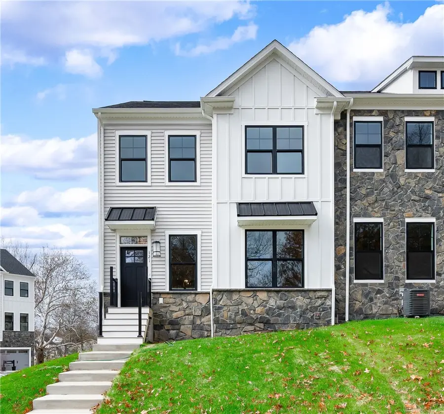 121 Quail Run Road, Peters, PA 15367 - Image #2