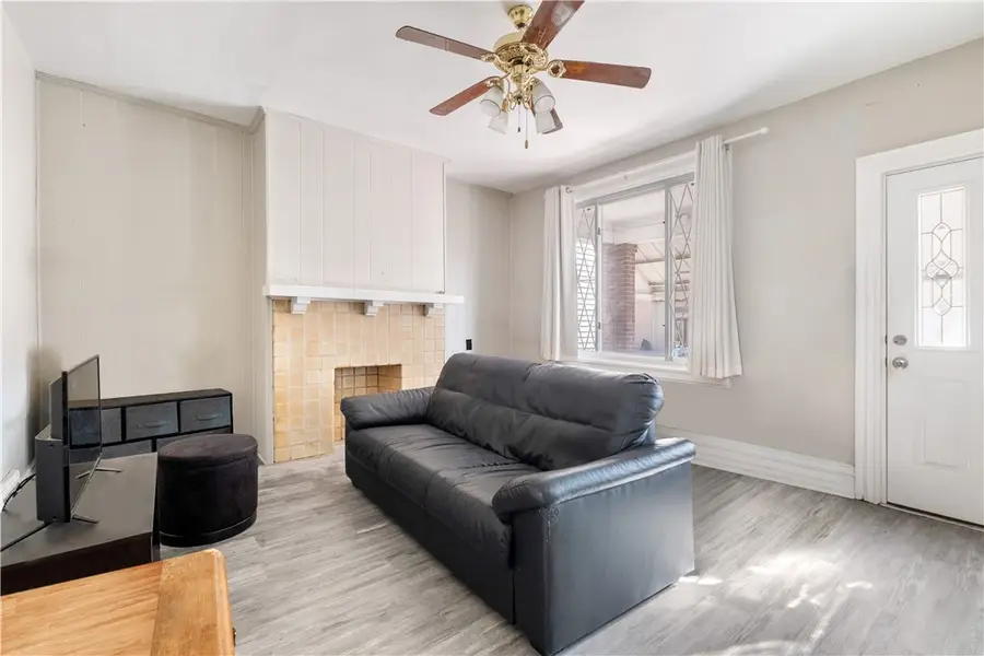 4427-31 Howley St, Bloomfield, PA 15224 - #2