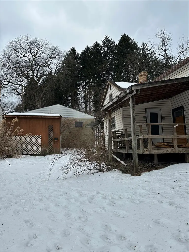 630 Prospect St, Crescent, PA 15046 - #3