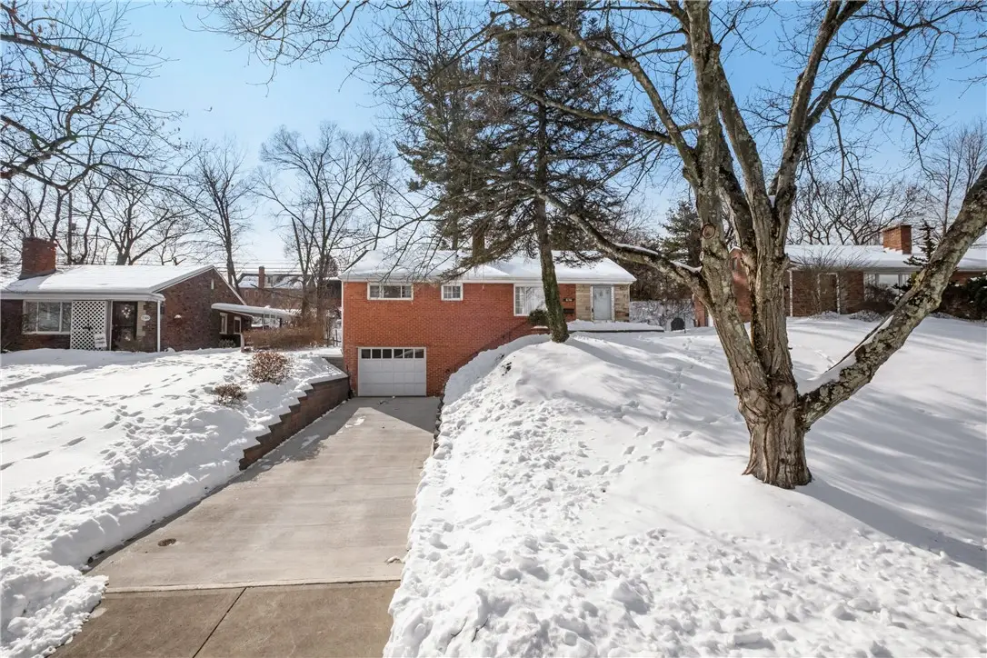 656 Oxford Blvd, Mount Lebanon, PA 15243 - #1