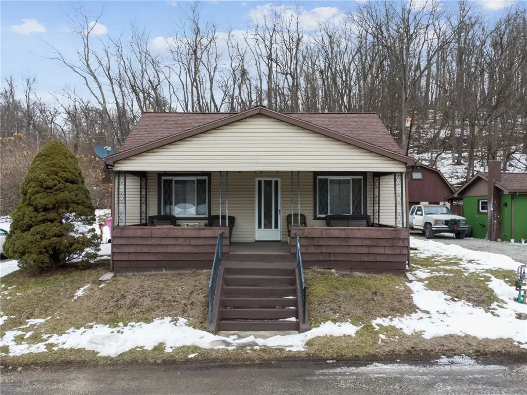 725 3rd Ave, Sutersville, PA 15083 - #1