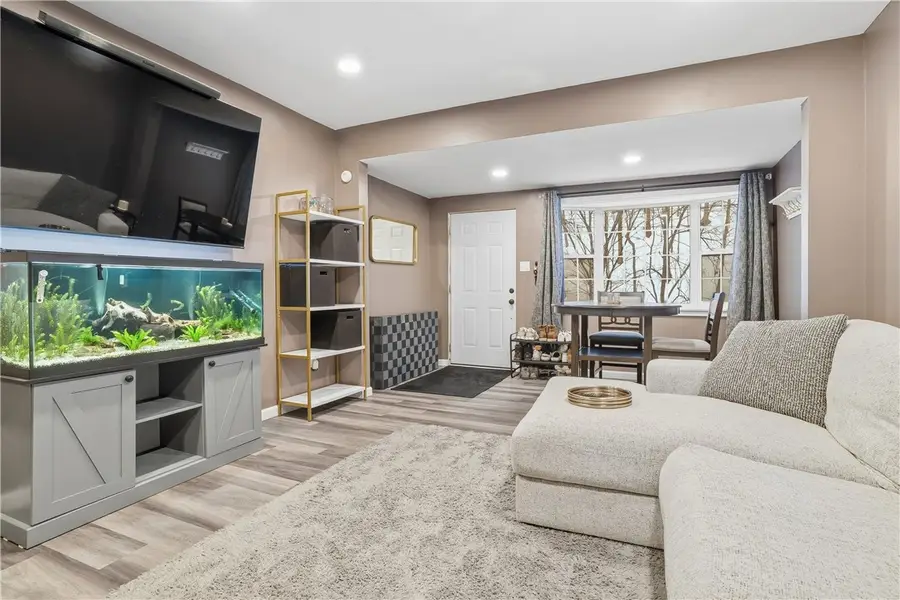 1044 Wall Ave, Pitcairn, PA 15140 - #3