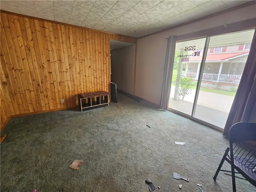 326 Riverside Dr, Rostraver, PA 15479 - #2