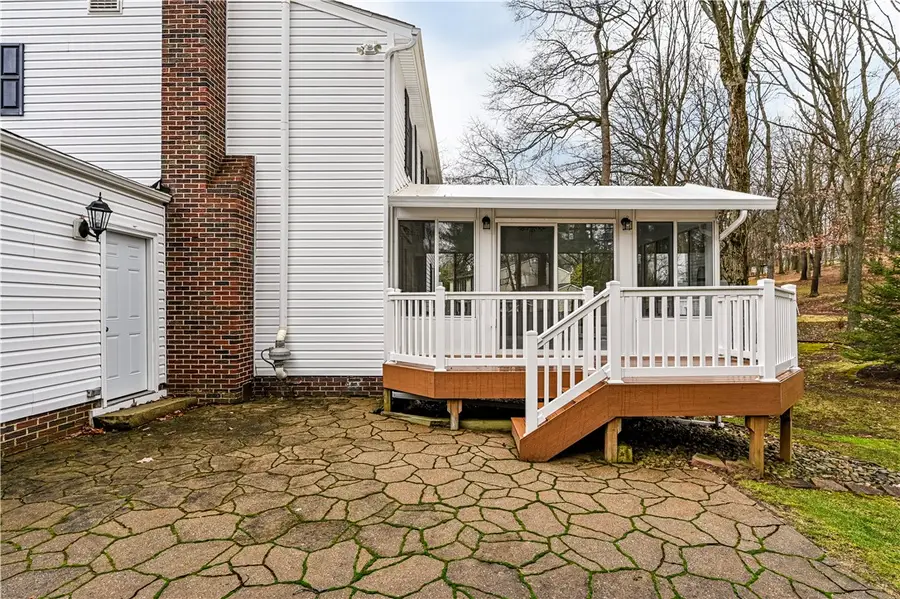 52 Greenview Dr, Hempfield Township, PA 15644 - #3