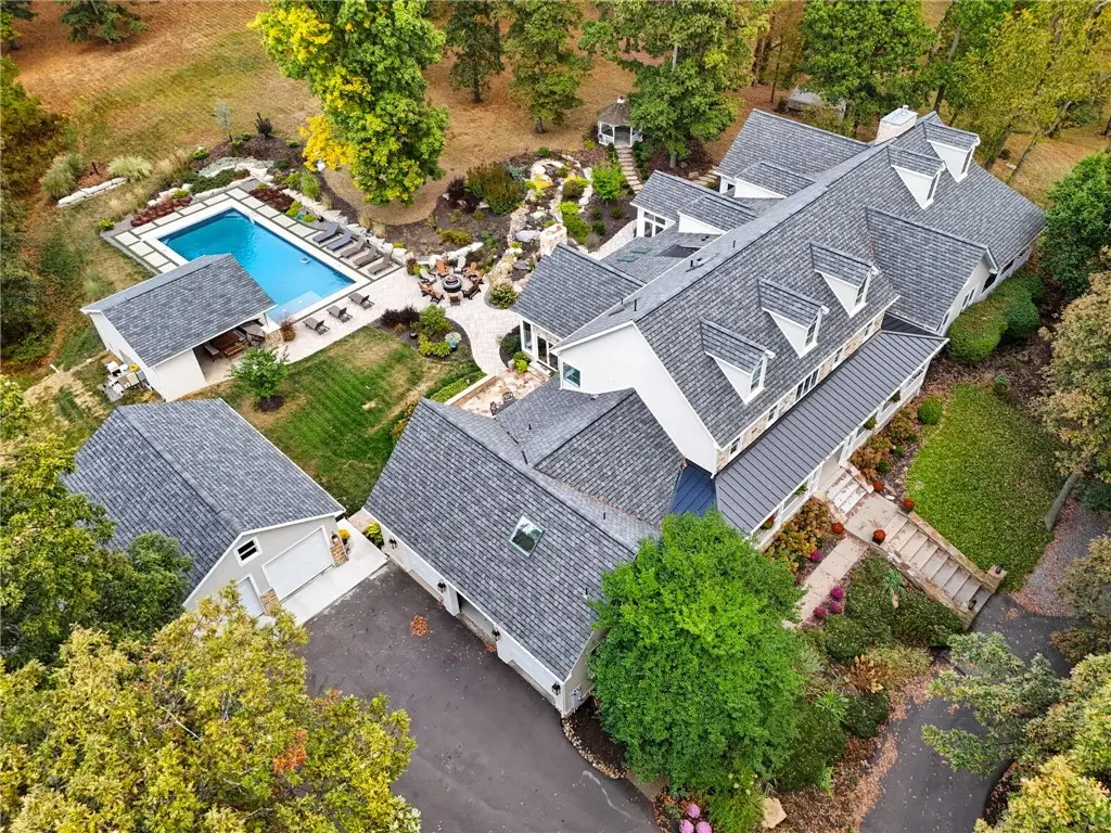 5056 Bear Run Rd, Cranberry, PA 16066 - #1