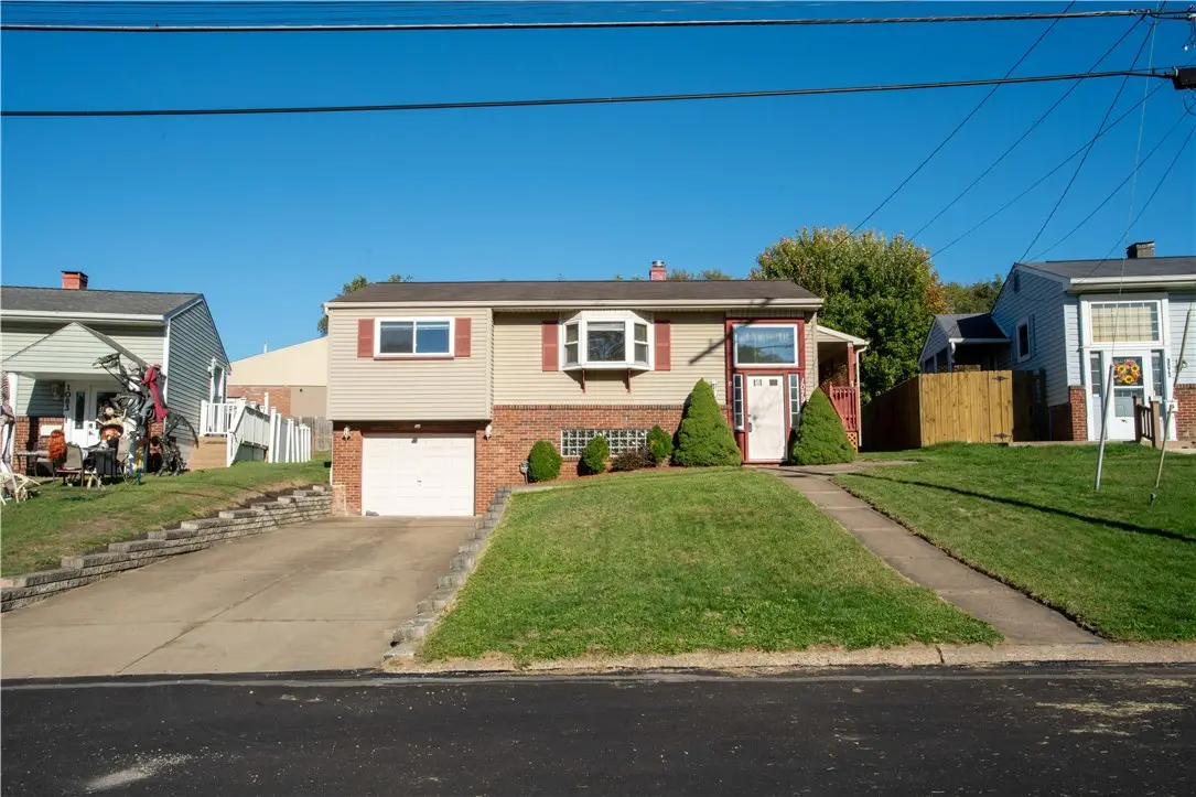 1079 Catherine Dr, Conway, PA 15027 - #1