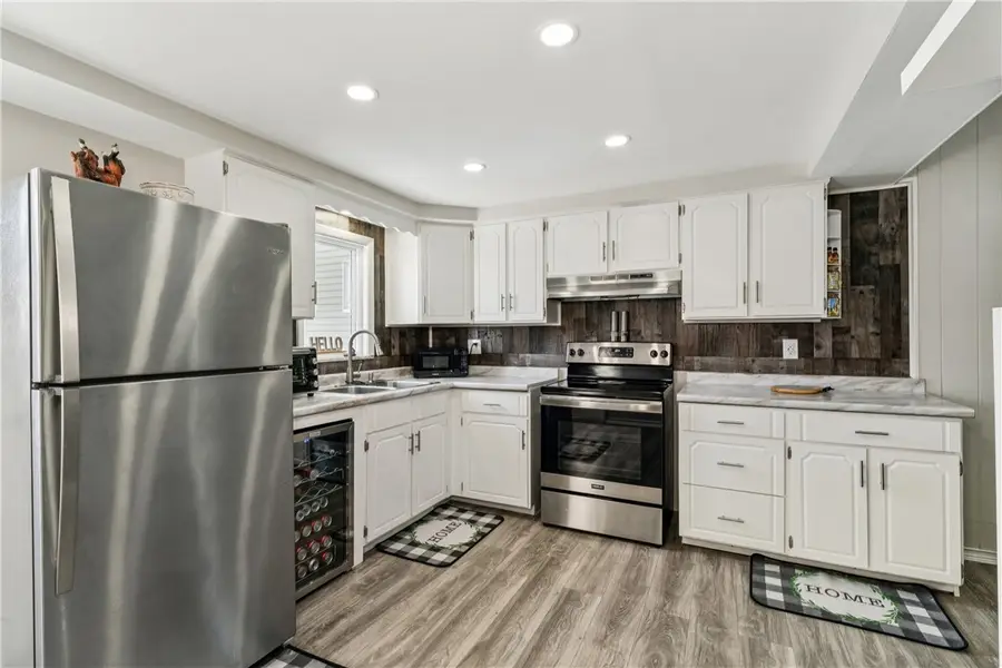 421 Wayne Ave, Ellwood City, PA 16117 - #2