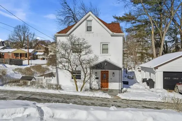 31 Harrison St, Crafton, PA 15205