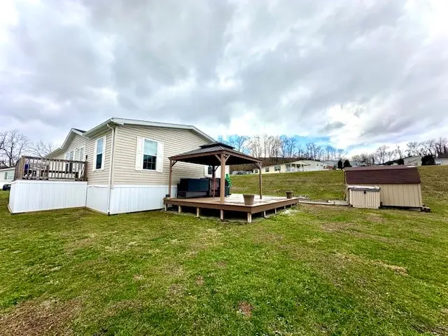 203 Knight Dr, Belle Vernon, PA 15012 - #2