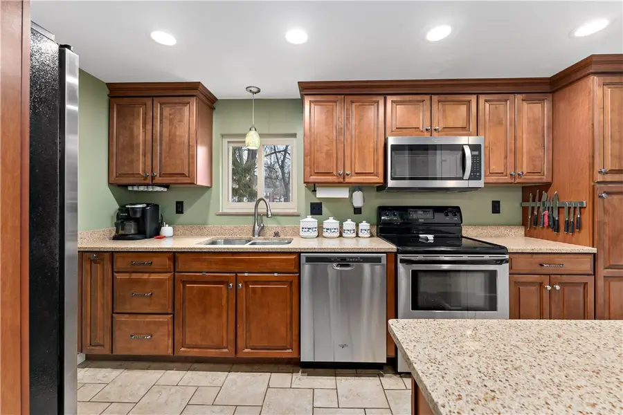 133 Cambridge Rd, Bethel Park, PA 15102 - #3