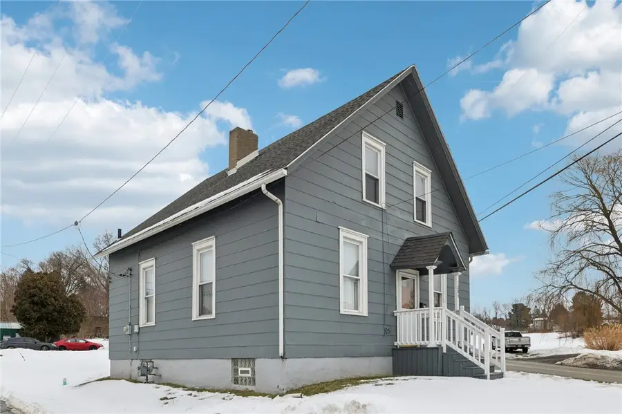 1203 Eastbrook St, New Castle, PA 16101 - #2