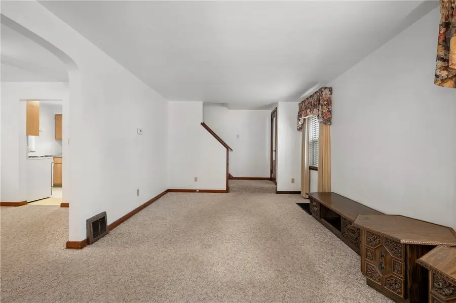 765 4th St, Oakmont, PA 15139 - #2