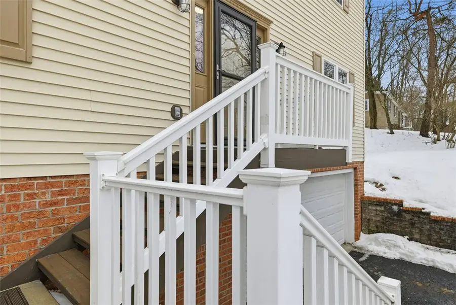 111 Greenhill Rd, Ross Township, PA 15237 - #2