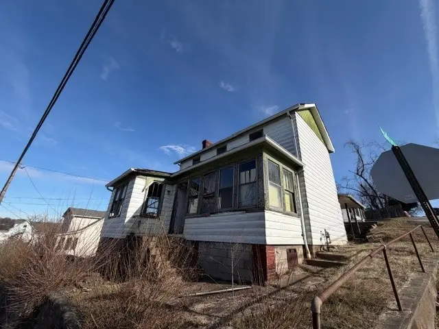 3385 Pike St, Herminie, PA 15774 - #2