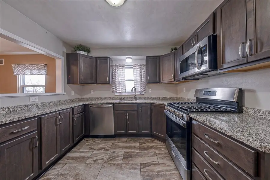 2704 Skyline Drive, West Mifflin, PA 15122 - #3