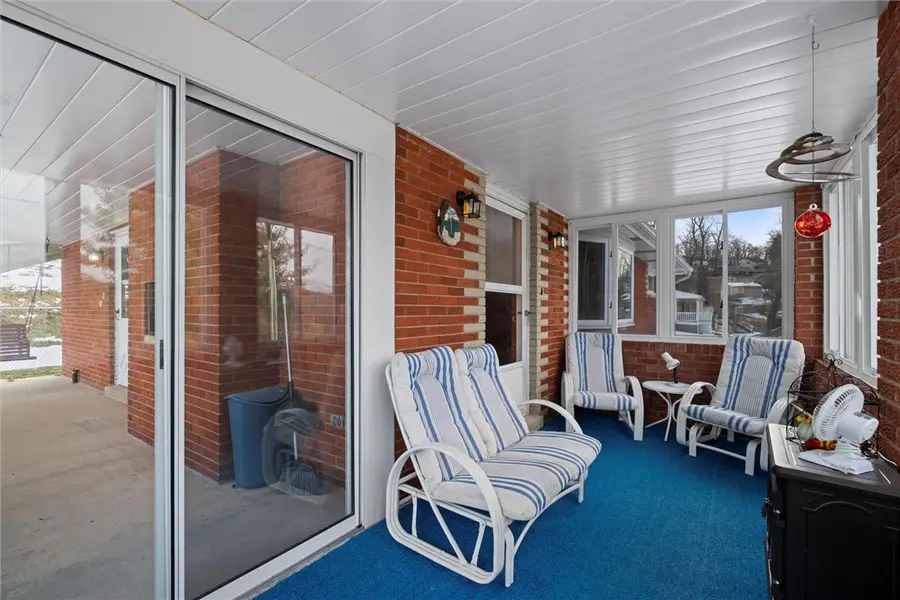 804 Redwood Dr, Cecil Bishop, PA 15057 - #3