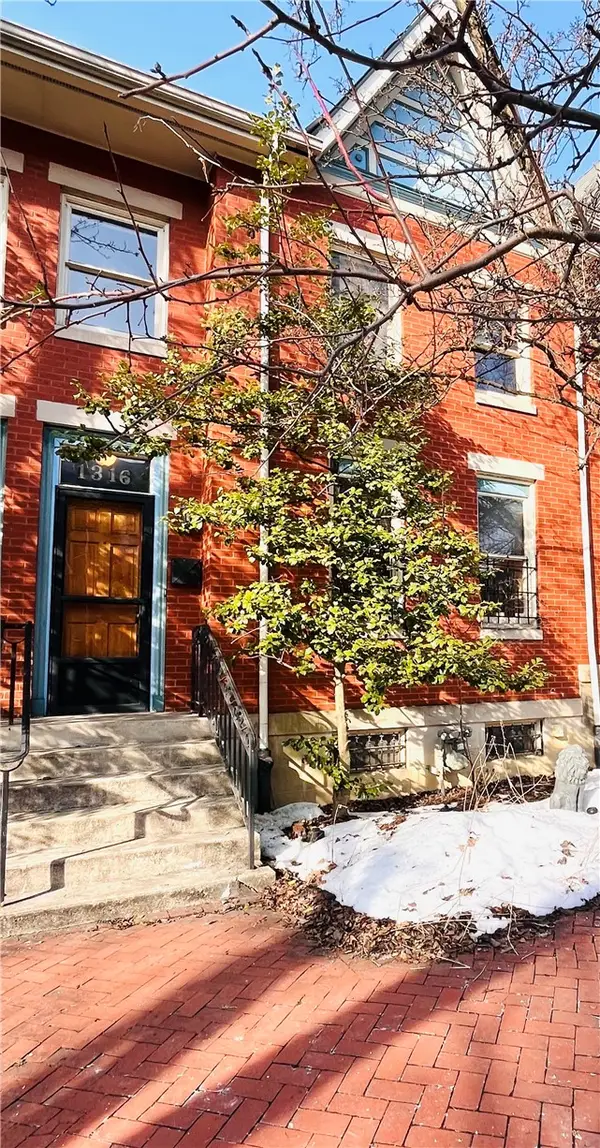 1316 Sheffield, Manchester, PA 15233